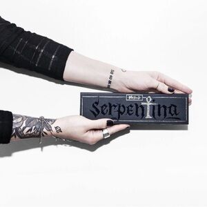 Discontinued Kat Von D Eyeyshadow Pallet